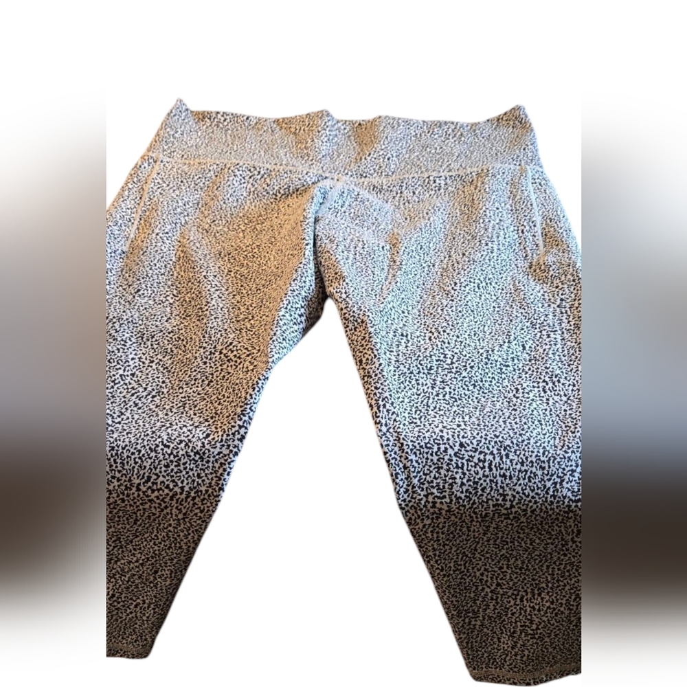 Athleta Capri Legging Leopard Cheetah Soft Size 1X